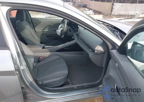 2022 Hyundai Elantra Sel z USA, uszkodzony, nr VIN 5NPLS4AG1NH079506
